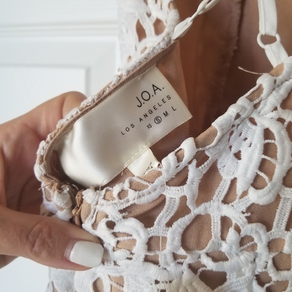 J.O.A. Los Angeles white lace plunging mini sz Sm - Picture 5 of 9